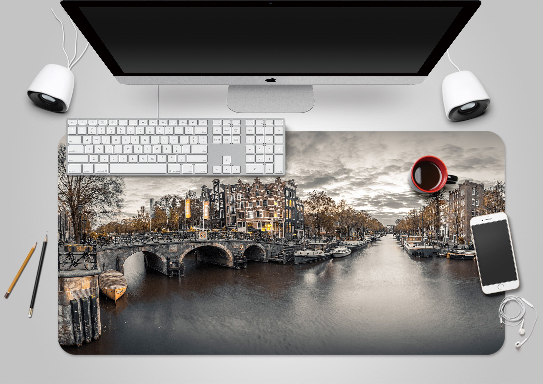 3D Bridge House 7757 Assaf Frank Desk Mat