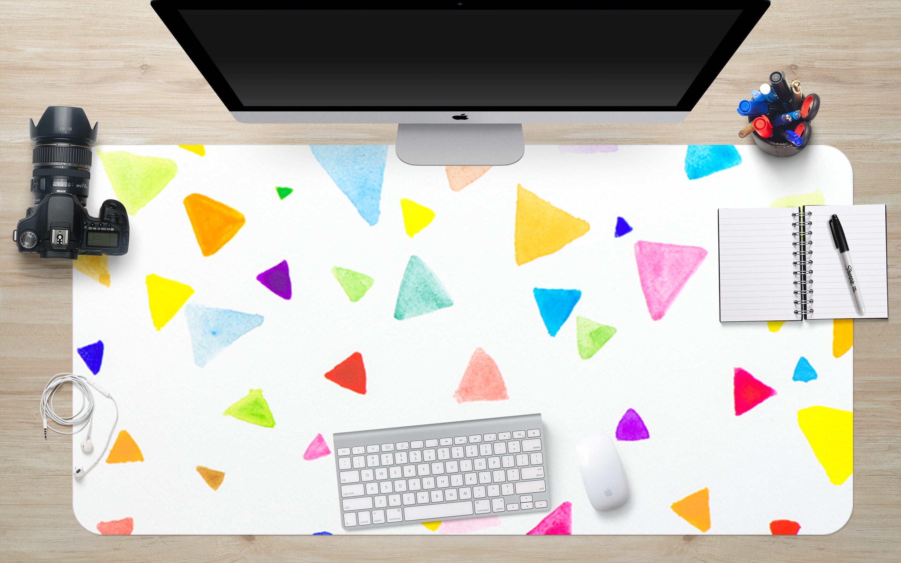 3D Colored Triangle 17001 Desk Mat