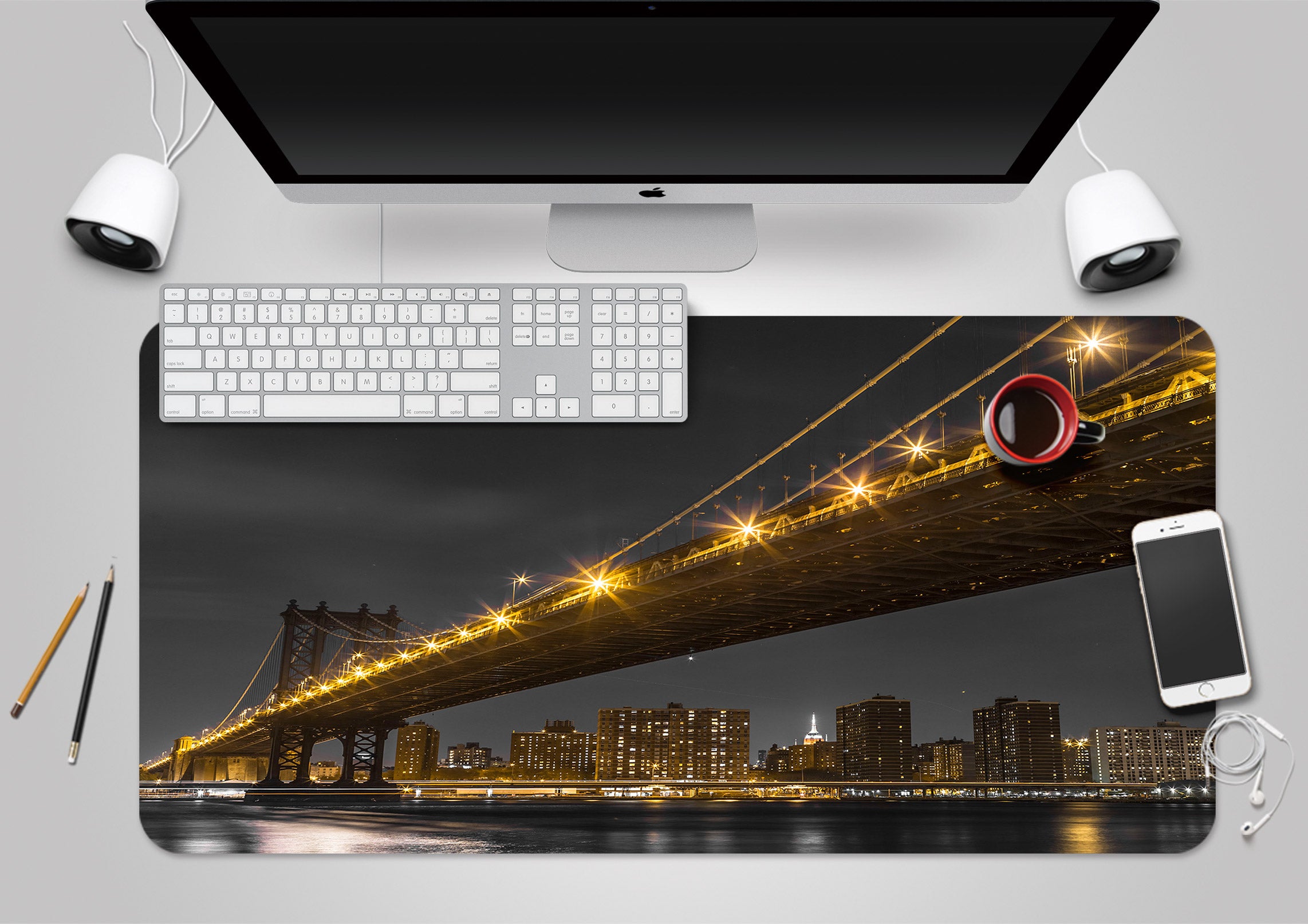 3D New York Bridge 123120 Assaf Frank Desk Mat